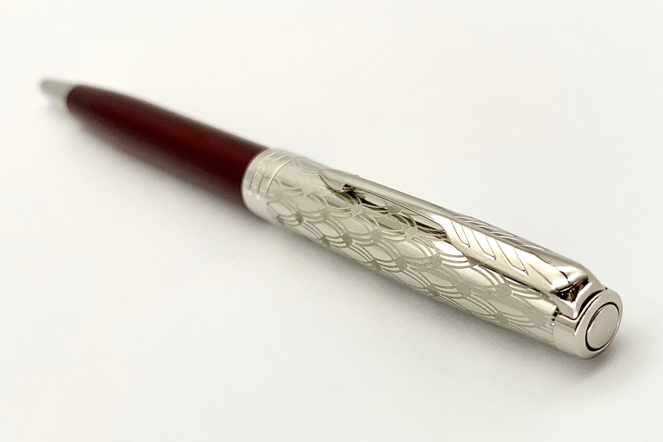 ParkerSonnetMetalAndRedLacquerBallPen_c